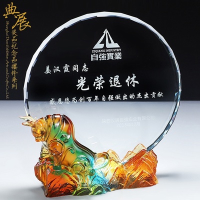 琉璃工藝 從活動獎牌到榮休紀念，傳統技藝在現代生活中的華麗綻放