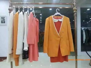 服裝廠家直供 探索尾貨與品牌折扣女裝的批發(fā)商機(jī)